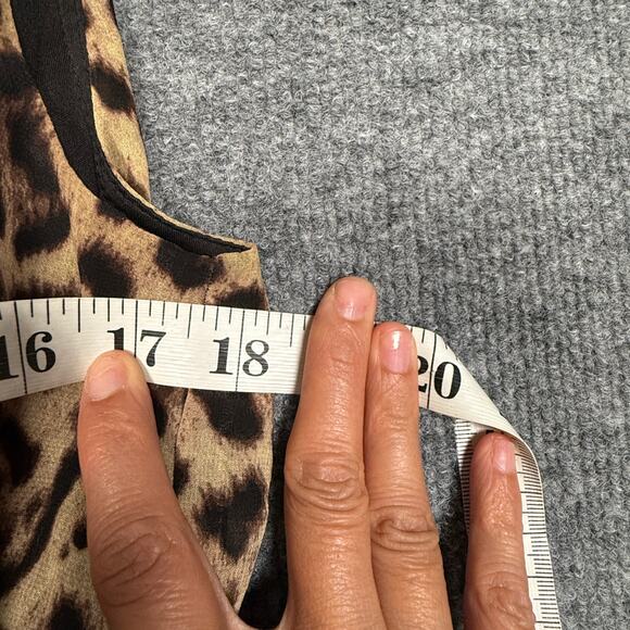 Torrid Sz 1 Leopard Print  Faux Wrap Shift Dress Yellow Asymmetrical Hem V Neck - Picture 11 of 12